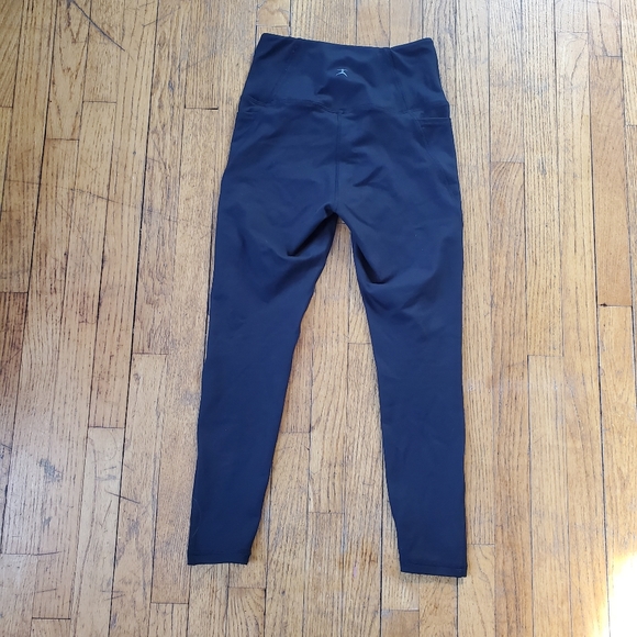 CLOSET CLOSING 7/31 Danskin pocket leggings size small - Picture 2 of 8